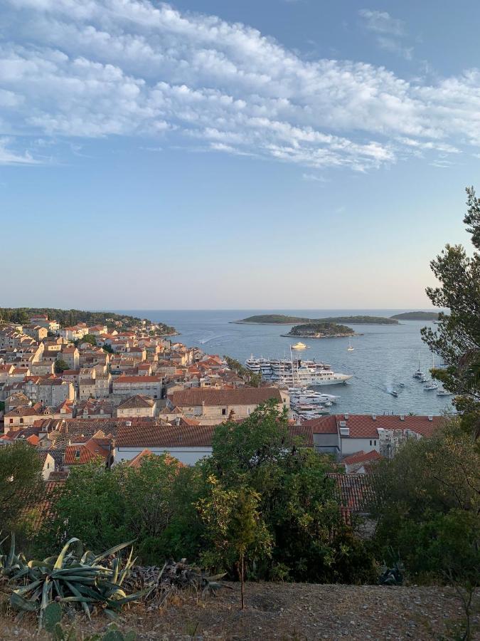 חוואר Hvar Deluxe Rooms מראה חיצוני תמונה