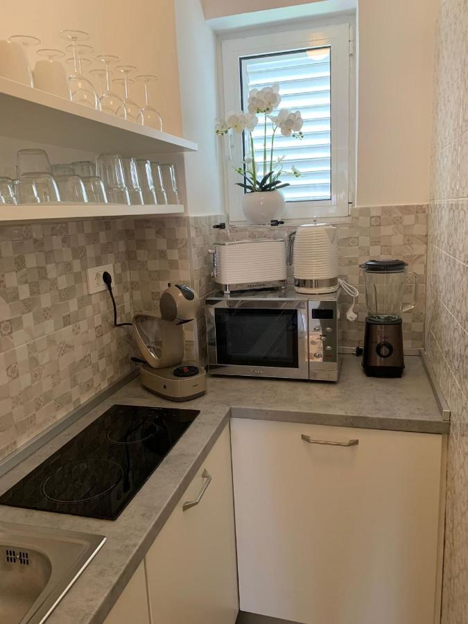חוואר Hvar Deluxe Rooms מראה חיצוני תמונה