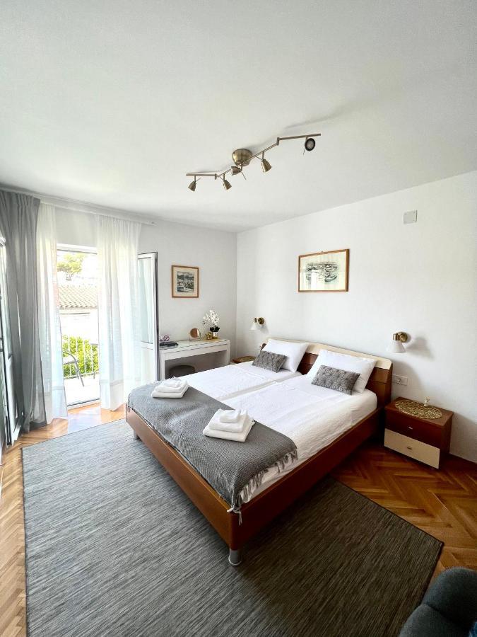 חוואר Hvar Deluxe Rooms מראה חיצוני תמונה